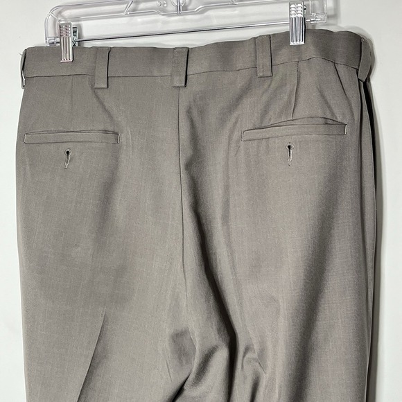 Haggar Mens Grey Tailored Fit Dress Pants Size 36 x 29 Polyester Blend - Picture 4 of 7